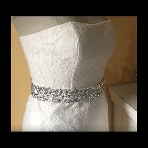 Izzy Wedding Dress sz: 2-4 NWT